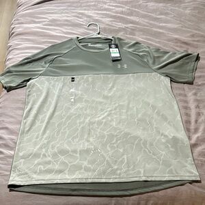 Under Armour Men's Olive and Beige Short Sleeve Tee